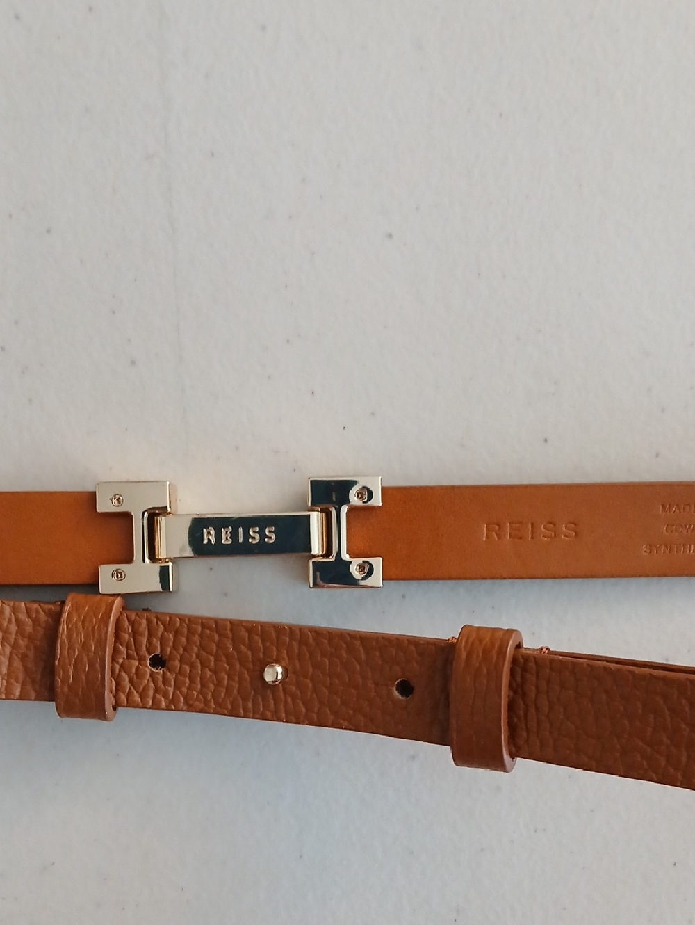 Reiss Womens Hayley Tan Leather Slim Belt with Subtle Grain - Picture 2 of 6